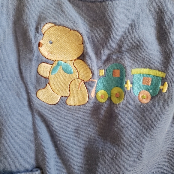 Cute uni-sex 2 pc outfit - Picture 2 of 5